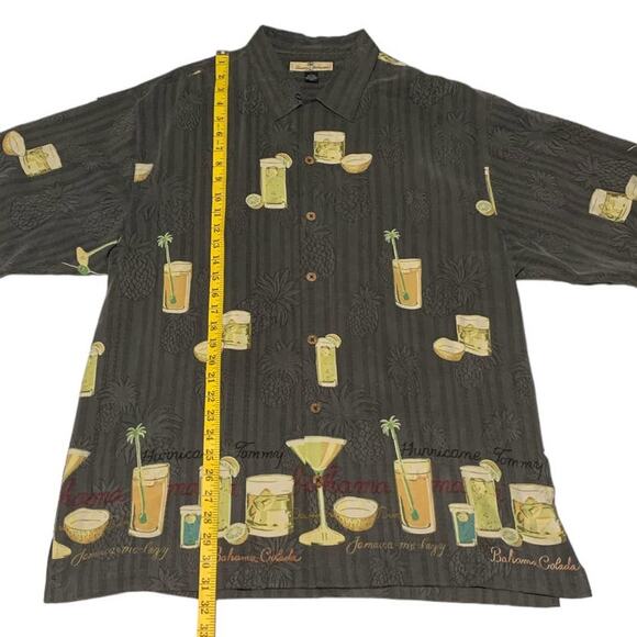 Men's L TOMMY BAHAMA Silk Martini Cocktail Novelty Print Shirt Short Sleeve Gray - Picture 5 of 7